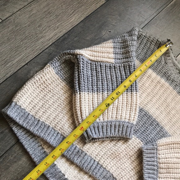 Victoria’s Secret Wool Blend Chunky Knit Sweater - Picture 6 of 9